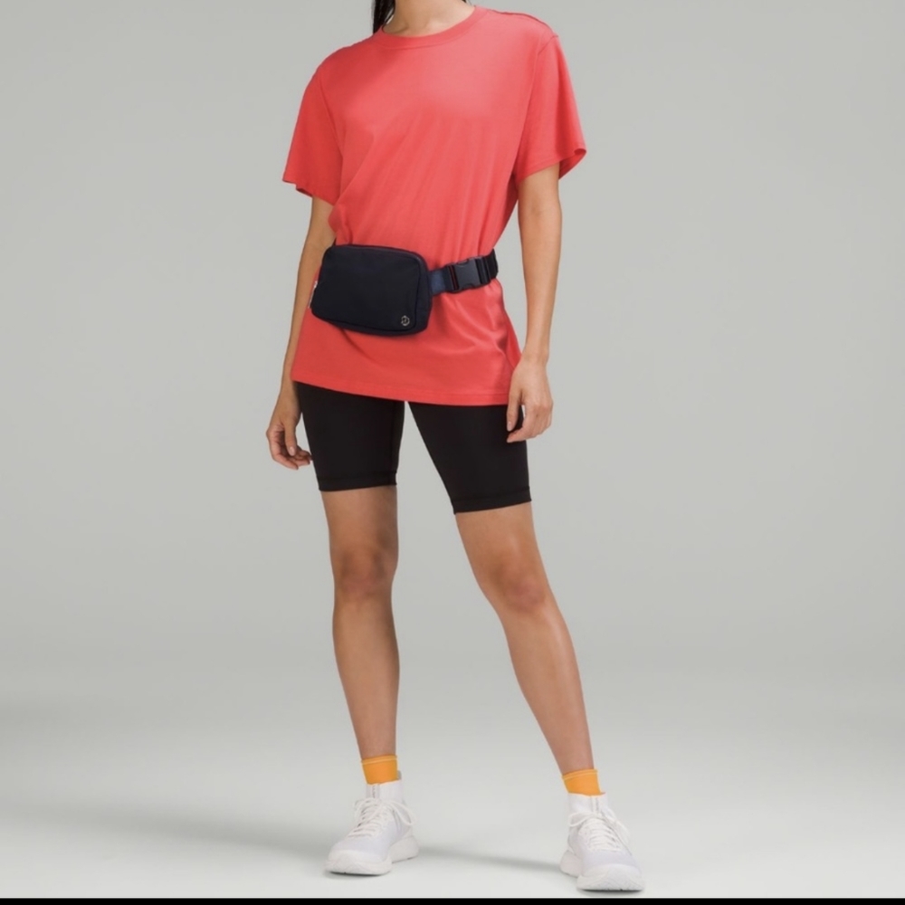 NWT 🍋 Lululemon 🍋Everywhere Belt Bag Navy True! Rare Color - Picture 4 of 6